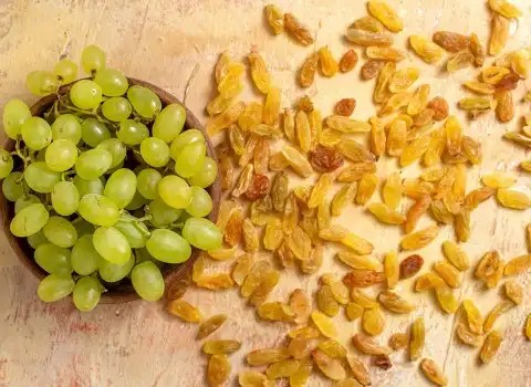 تصویر 2 از قیمت کشمش فخری شیراز با کیفیت ارزان + خرید عمده